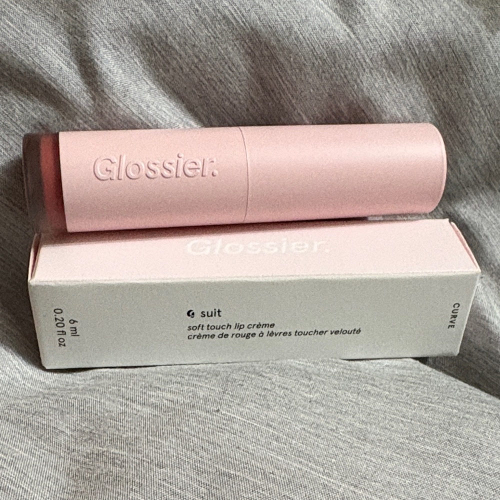 Glossier G suit soft touch lip creme- curve